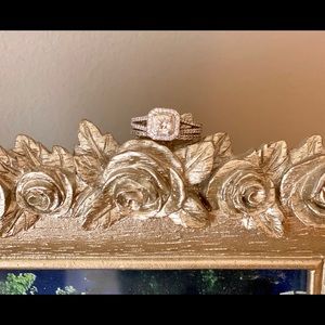 Vintage-style engagement ring and wedding band! 💍